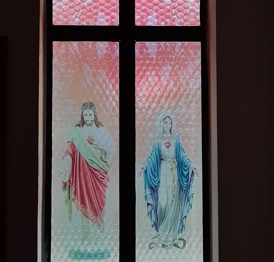 Crkva u Podvraniću obogaćena vitrajnim folijama