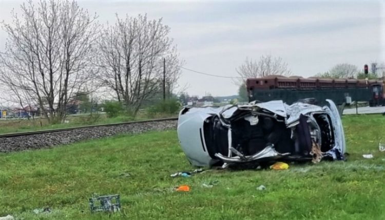 Hrvatska: Vlak naletio na automobil