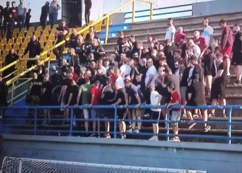 Navijači Veleža prekinuli utakmicu u Posušju
