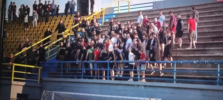 Navijači Veleža prekinuli utakmicu u Posušju
