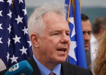 Murphy: Ako Dodik ima problema s preletom bombardera neka nam se obrati