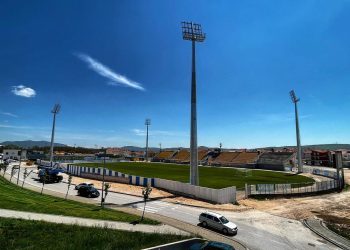 Stadion Mokri Dolac u novom ruhu: Postavljeni reflektorski stupovi