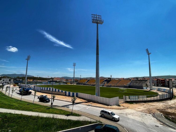 Stadion Mokri Dolac u novom ruhu: Postavljeni reflektorski stupovi