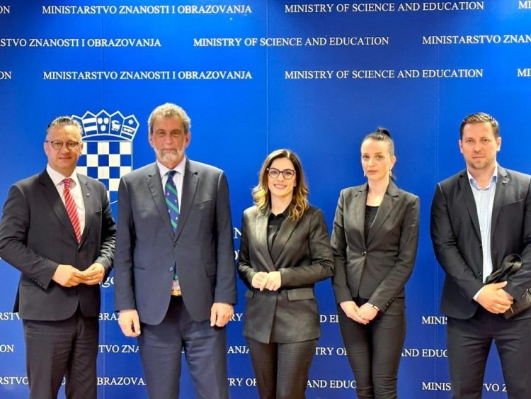 Radni sastanak Ministrice obrazovanja, znanosti, kulture i športa ŽZH Daniele Perić s predstavnicima Ministarstva znanosti i obrazovanja RH