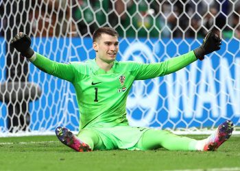 Dinamo dobio ponudu za Livakovića