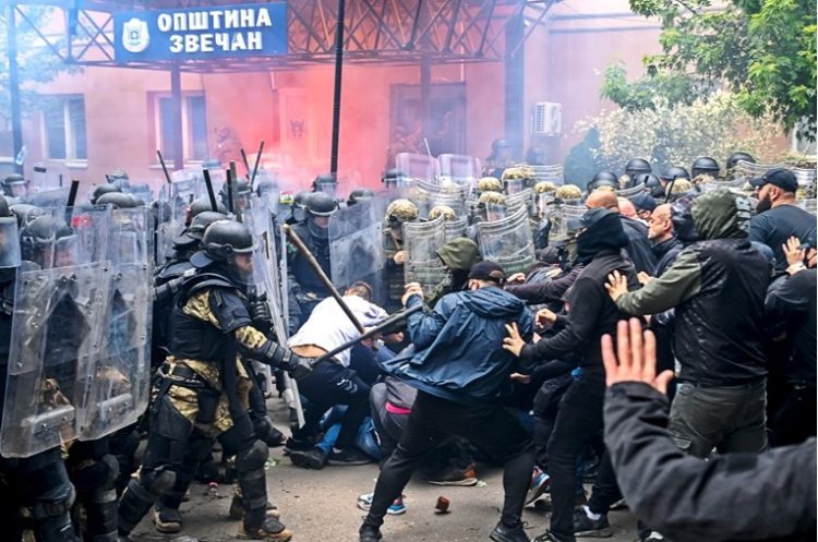 Deseci vojnika NATO-a ozlijeđeni u sukobima sa srpskim prosvjednicima