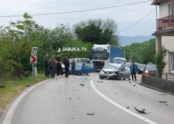 Još jedan lančani: Zbog prometne nesreće u Pologu promet u potpunosti obustavljen