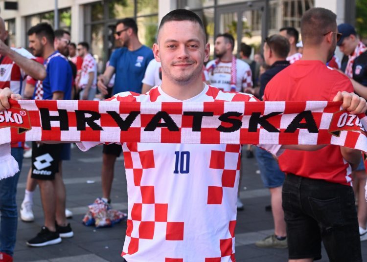 Vatreni će imati golemu navijačku pomoć: Tisuće Hrvata na ulicama Rotterdama