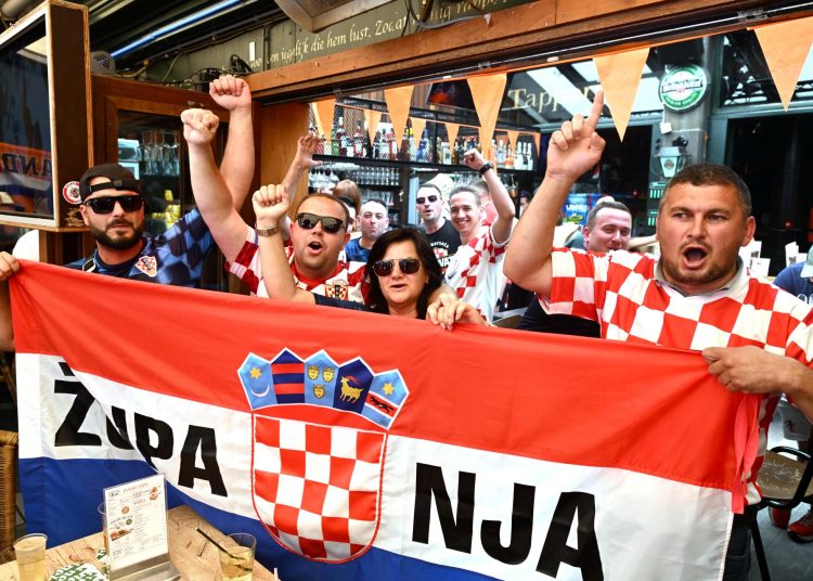 Vatreni će imati golemu navijačku pomoć: Tisuće Hrvata na ulicama Rotterdama