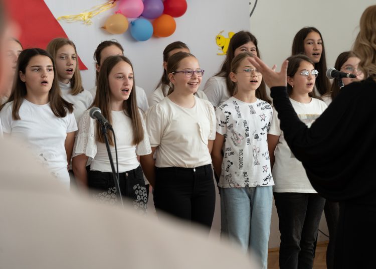 Osnovna škola Kočerin proslavila svoj dan!