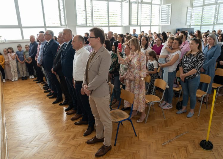 Osnovna škola Kočerin proslavila svoj dan!