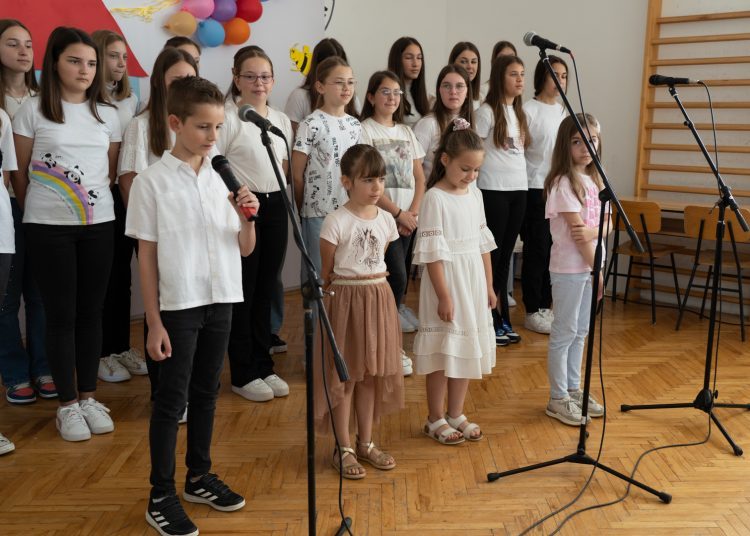 Osnovna škola Kočerin proslavila svoj dan!