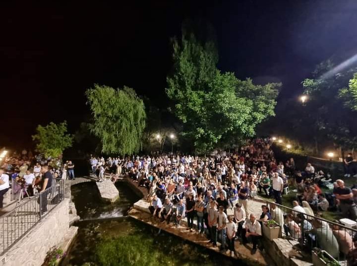 Veliki broj vjernika na uočnici sv. Ivana Krstitelja u Knešpolju