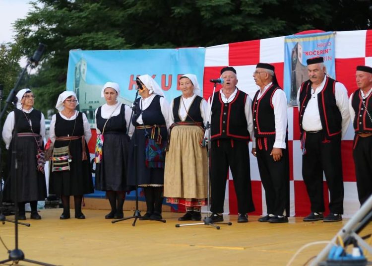 Održana večer folklora “Kočerinom kolo igra, a pisma se ori!”
