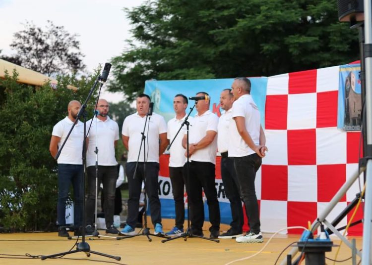 Održana večer folklora “Kočerinom kolo igra, a pisma se ori!”