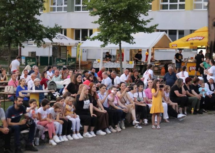 Održana večer folklora “Kočerinom kolo igra, a pisma se ori!”