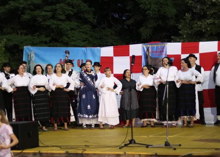 Održana večer folklora “Kočerinom kolo igra, a pisma se ori!”
