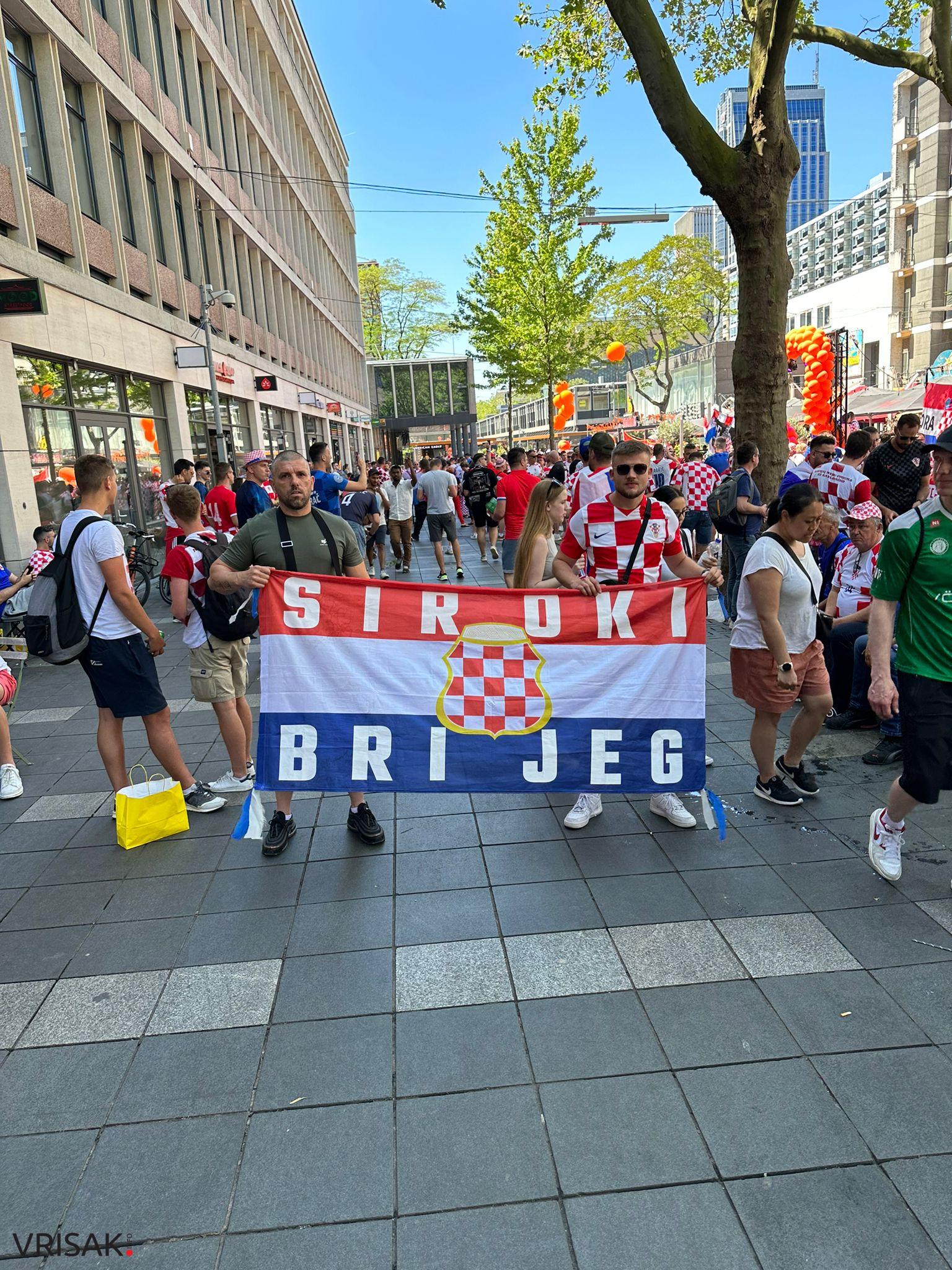 Vrisak.info vam donosi fotografije prije utakmice u Rotterdamu