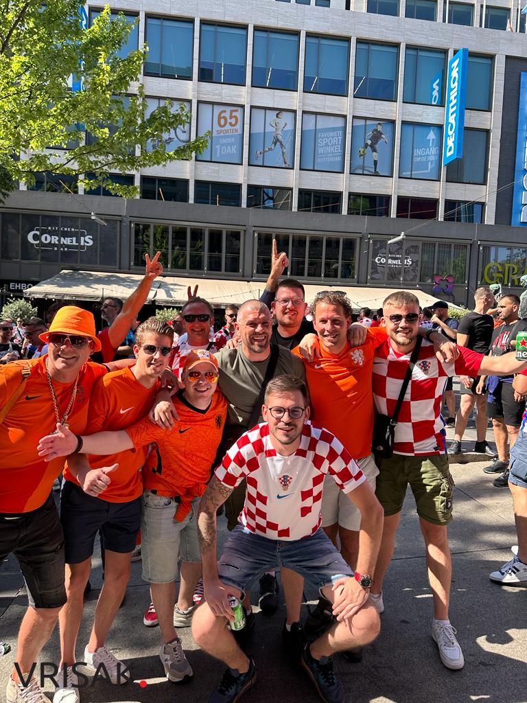 Vrisak.info vam donosi fotografije prije utakmice u Rotterdamu