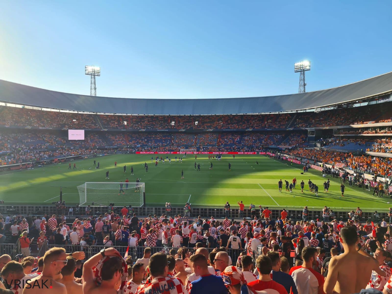 Vrisak.info vam donosi fotografije prije utakmice u Rotterdamu
