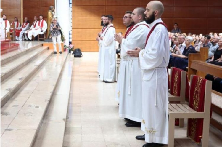 Hercegovina danas dobila šest svećenika