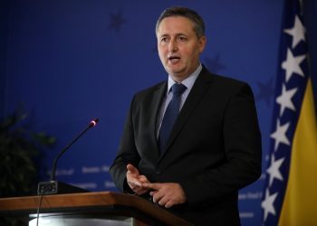 Bećirović traži od EU-a strože sankcije protiv Dodika