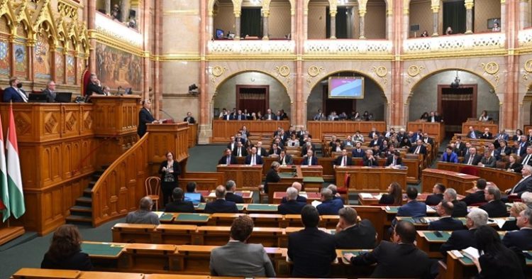 Mađarski parlament odgodio ratifikaciju članstva Švedske u NATO-u