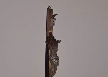 Gornji Vakuf-Uskoplje: U školi slomljen križ i ispisani ružni grafiti