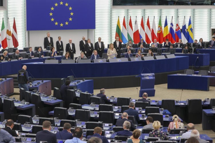 Europski parlament: Svijet moramo podsjećati na genocid u Srebrenici