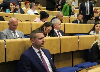 Izaslanici Kluba Hrvata u Domu naroda Parlamenta FBiH aktualizirali o ratnim zločina nad Hrvatima i govoru mržnje