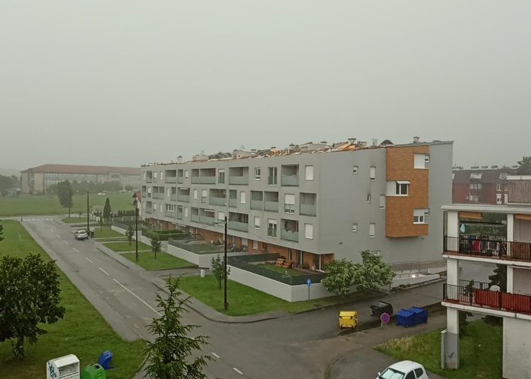 Otkinuti krovovi, porušena stabla: Pogledajte nevjerojatne scene u Zagrebu i okolici