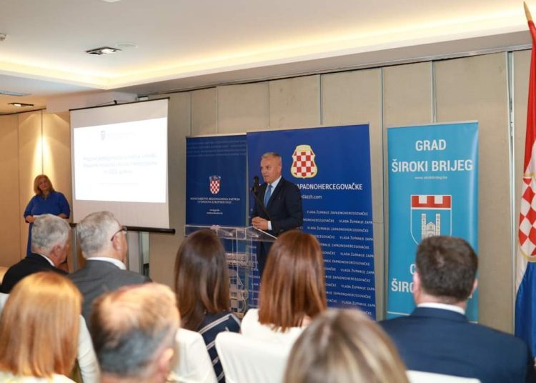 Široki Brijeg: Svečanost uručivanja Ugovora o financiranju u sklopu Programa prekogranične suradnje između Republike Hrvatske i BiH