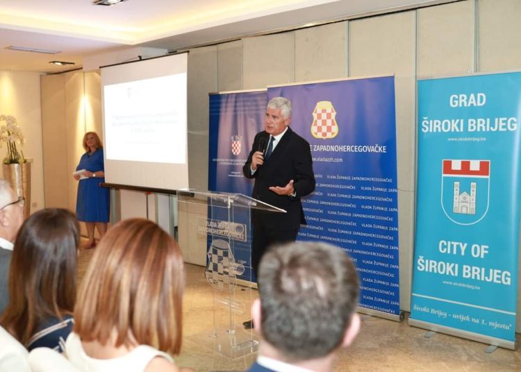 Široki Brijeg: Svečanost uručivanja Ugovora o financiranju u sklopu Programa prekogranične suradnje između Republike Hrvatske i BiH