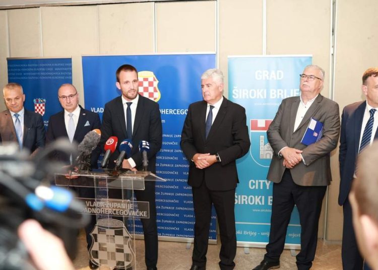 Široki Brijeg: Svečanost uručivanja Ugovora o financiranju u sklopu Programa prekogranične suradnje između Republike Hrvatske i BiH