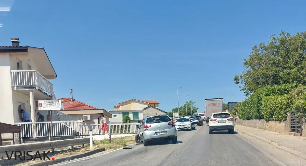 Prometna nesreća u Knešpolju, promet se odvija usporeno