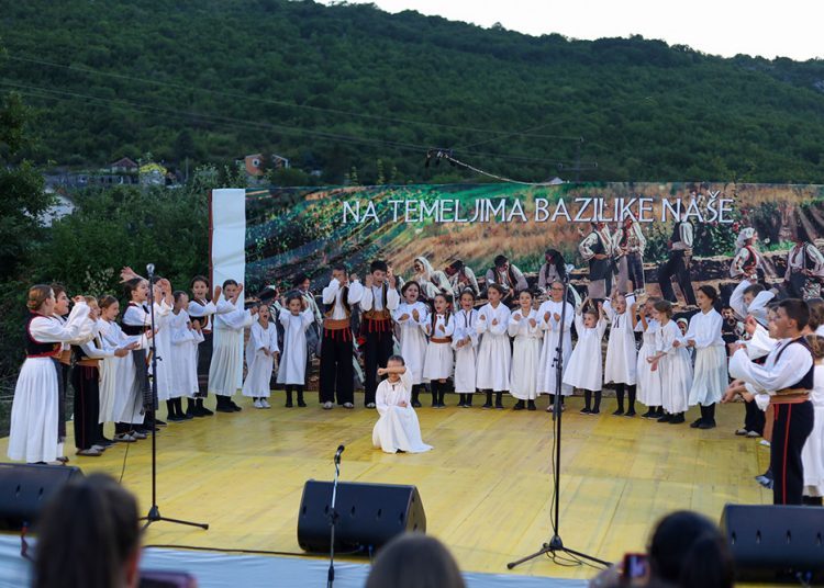 Misa na Crkvini u Mokrom: Središnji događaj godišnjeg okupljanja Mokrana i njihovih prijatelja