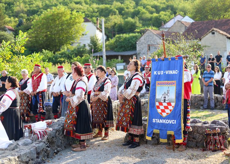 Misa na Crkvini u Mokrom: Središnji događaj godišnjeg okupljanja Mokrana i njihovih prijatelja
