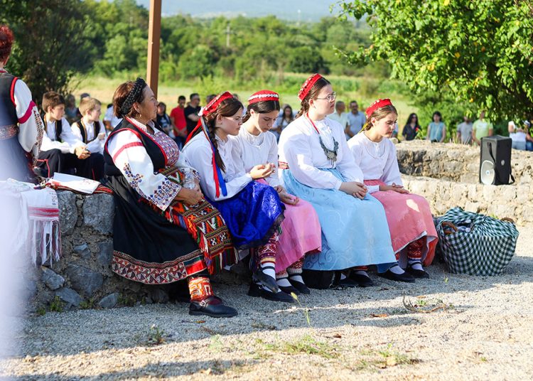 Misa na Crkvini u Mokrom: Središnji događaj godišnjeg okupljanja Mokrana i njihovih prijatelja