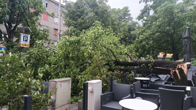 Olujno nevrijeme zahvatilo nekoliko područja u Hrvatskoj, štete su velike