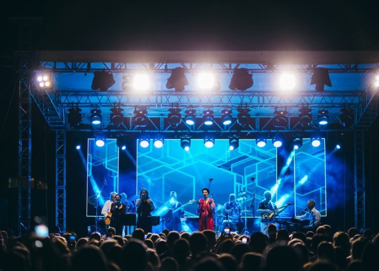 Doris Dragović  na krcatom Kantarevcu priredila glazbeni spektakl u Mostaru