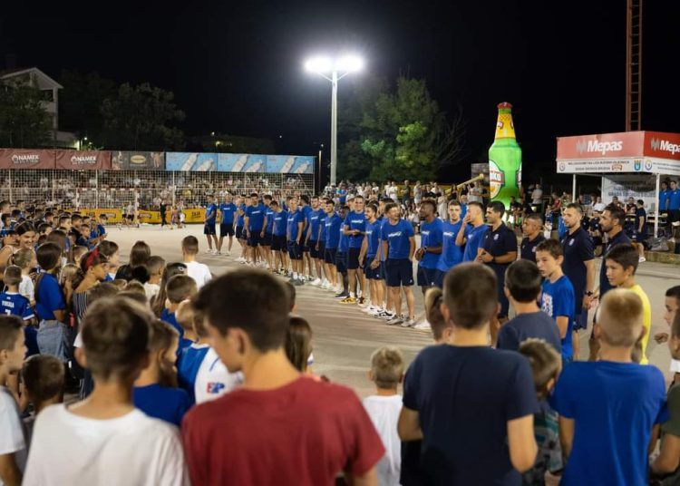 Pogledajte kako je bilo na druženju igrača Širokog s navijačima u Klancu