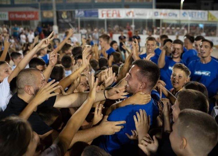 Pogledajte kako je bilo na druženju igrača Širokog s navijačima u Klancu