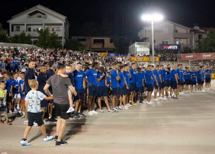 Pogledajte kako je bilo na druženju igrača Širokog s navijačima u Klancu