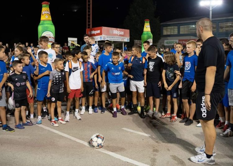 Pogledajte kako je bilo na druženju igrača Širokog s navijačima u Klancu