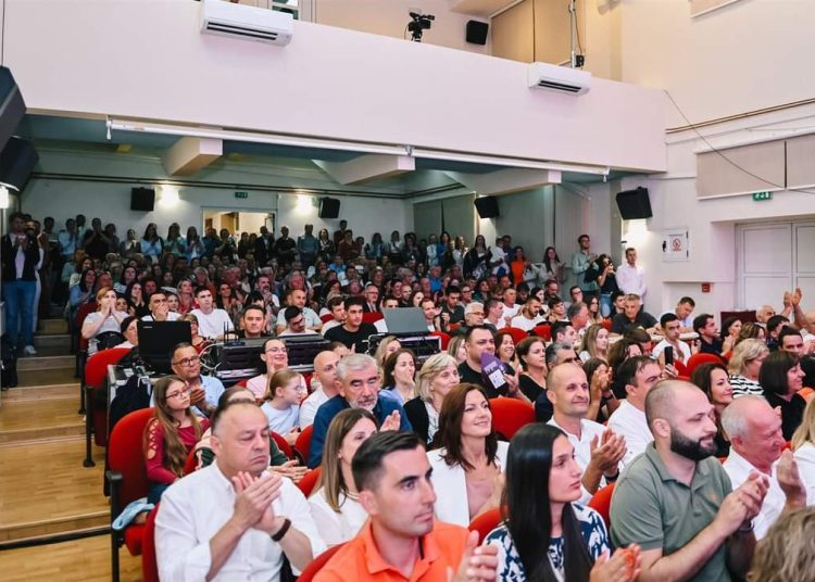 Druga večer 9. Festivala klapske pisme u Posušju: Oželanda odnijela Posuški stećak, Galuna Buru