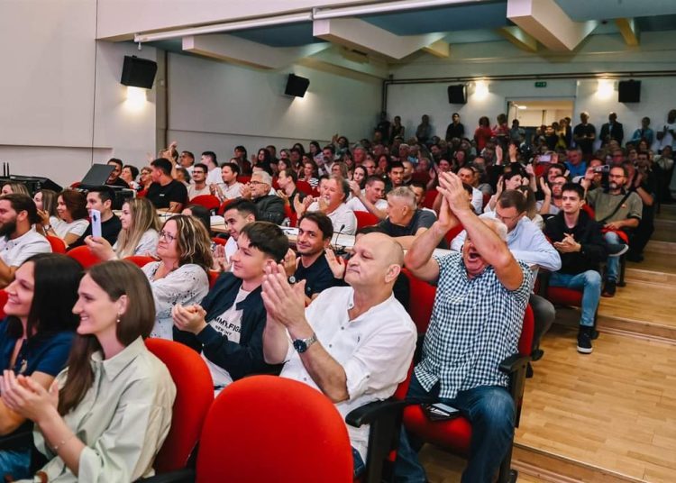 Druga večer 9. Festivala klapske pisme u Posušju: Oželanda odnijela Posuški stećak, Galuna Buru