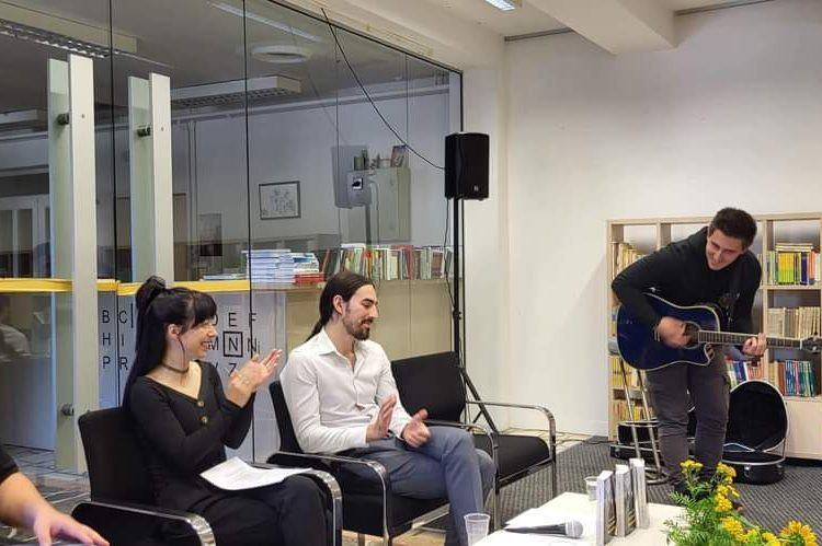 Prvi roman Zvonimira Mandića pod nazivom “Šapat oštrice boje plamena” predstavljen u Širokom Brijegu