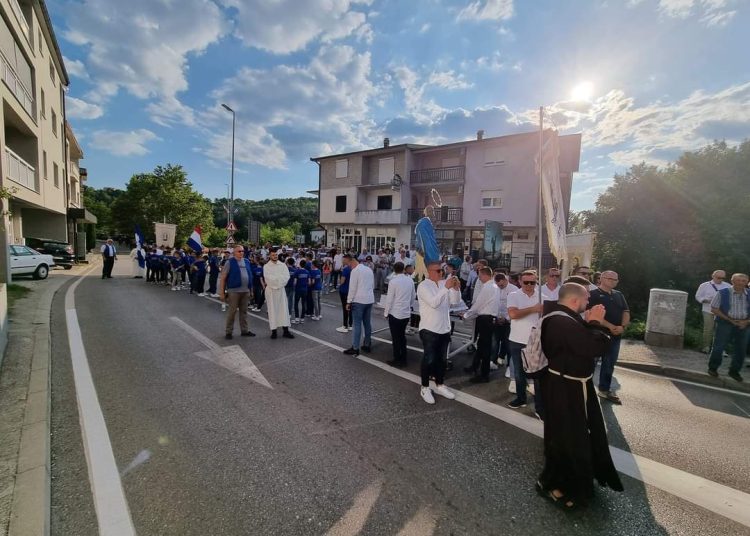 Široki Brijeg: Mnoštvo vjernika na Uočnici Velikoj Gospi