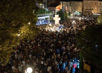 Željko Bebek i klapa Grga napravili feštu u Širokom Brijegu za Gospojinu
