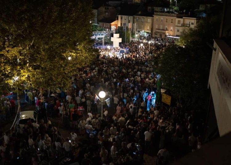 Željko Bebek i klapa Grga napravili feštu u Širokom Brijegu za Gospojinu